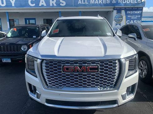 Used 2023 GMC Yukon XL Denali image 4