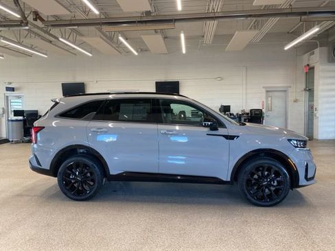 Used 2022 Kia Sorento SX image 4