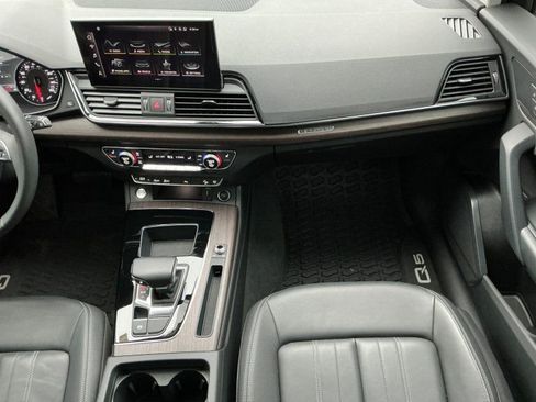 Used 2023 Audi Q5 2.0T Premium w/ Convenience Package image 14