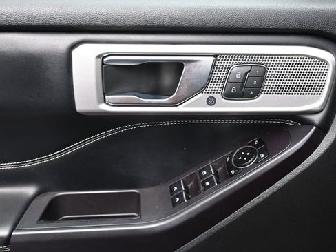 Used 2020 Ford Explorer ST image 18