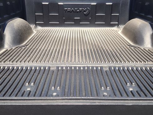 Used 2023 RAM 1500 Classic SLT w/ Electronics Group AWD/4WD image 36