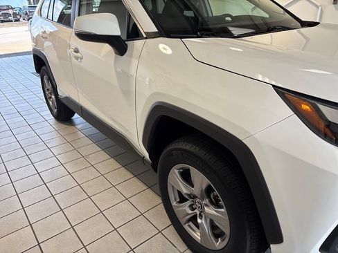 Used 2025 Toyota RAV4 XLE FWD image 20