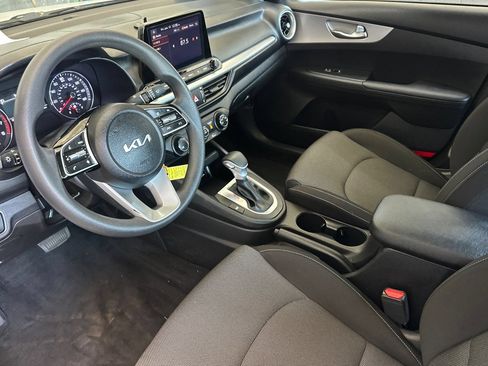 Certified 2023 Kia Forte LXS w/ LXS Technology Package FWD image 10