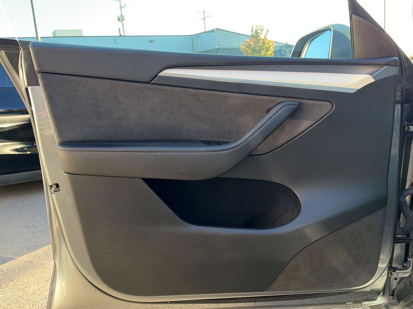 Used 2024 Tesla Model Y Long Range AWD/4WD image 11