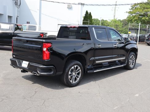 Used 2023 Chevrolet Silverado 1500 High Country w/ Technology Package AWD/4WD image 10