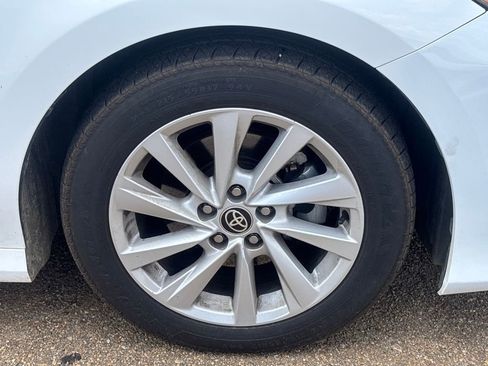 Used 2022 Toyota Camry LE image 8