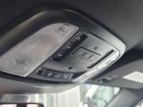Used 2024 Dodge Durango GT RWD image 32