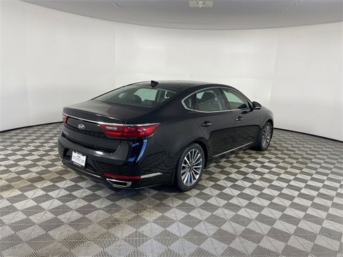 Certified 2017 Kia Cadenza Premium w/ Luxury Package image 24