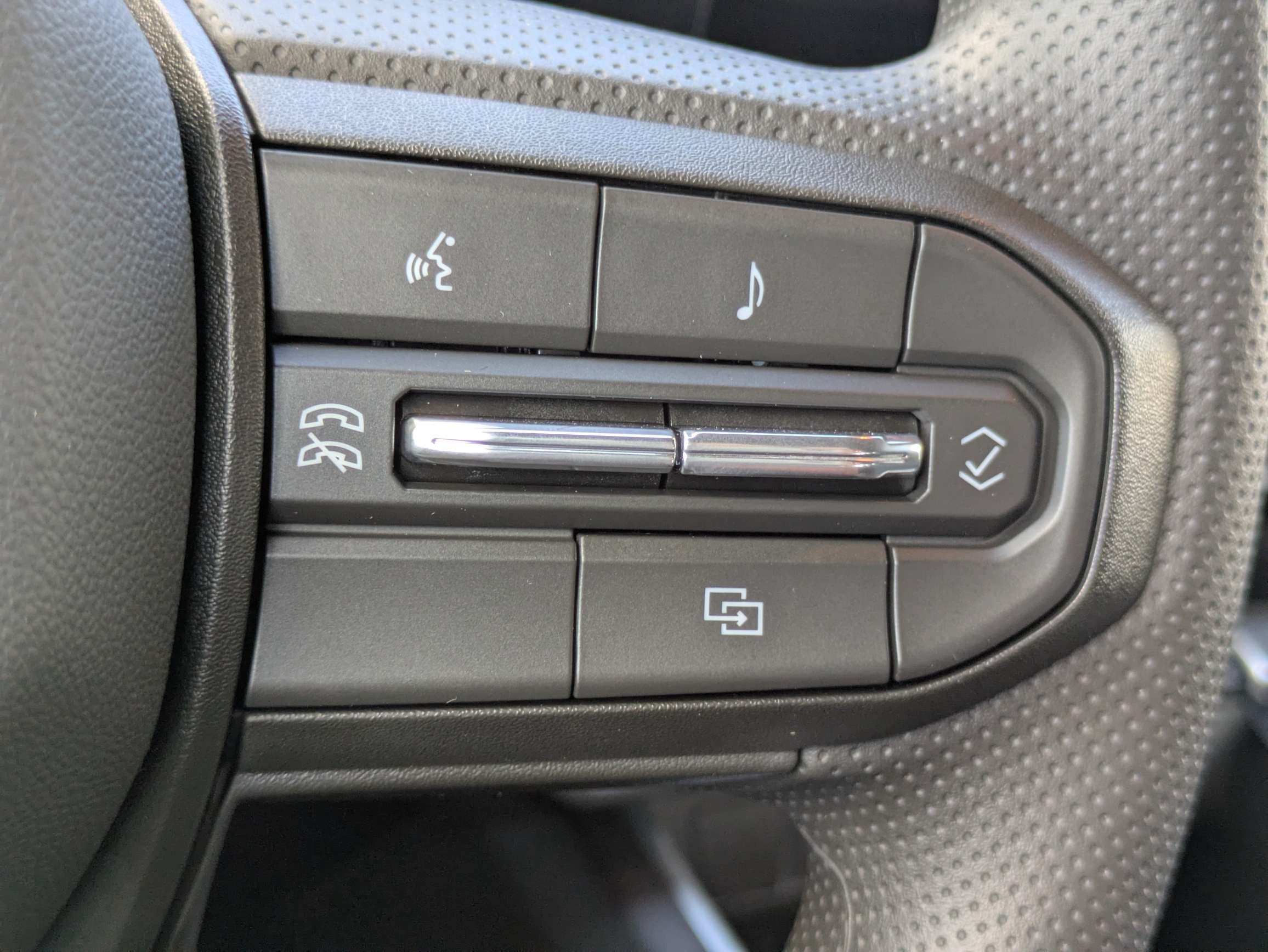 New 2026 Chevrolet Colorado Trail Boss AWD/4WD image 15
