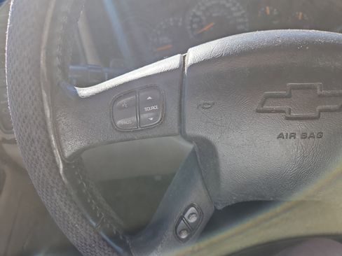 Used 2005 Chevrolet Suburban LT w/ Preferred Equipment Group RWD image 16