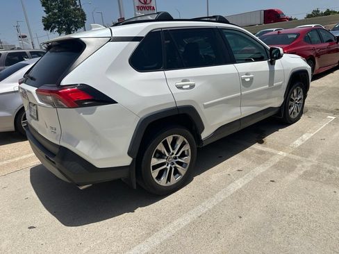 Used 2021 Toyota RAV4 XLE Premium AWD/4WD image 2