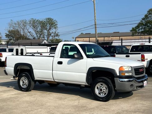 Used 2004 GMC Sierra 2500 W/T image 8