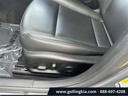 Used 2021 Cadillac CT5 Luxury w/ Cold Weather Package image 17