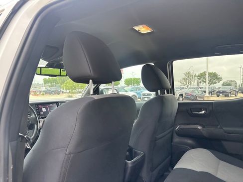 Used 2022 Toyota Tacoma TRD Off-Road RWD image 23