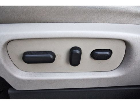 Used 2013 Ford Explorer XLT FWD image 30