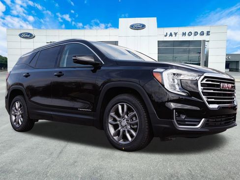 Used 2024 GMC Terrain SLT image 1