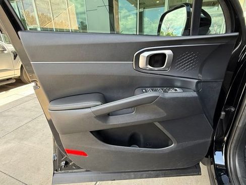 Used 2024 Kia Sorento S w/ Panoramic Sunroof Package AWD/4WD image 12