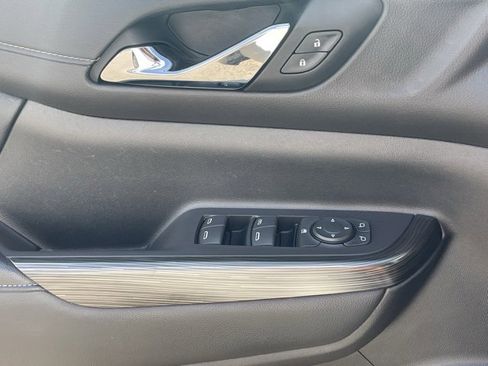Used 2019 GMC Acadia SLT image 19