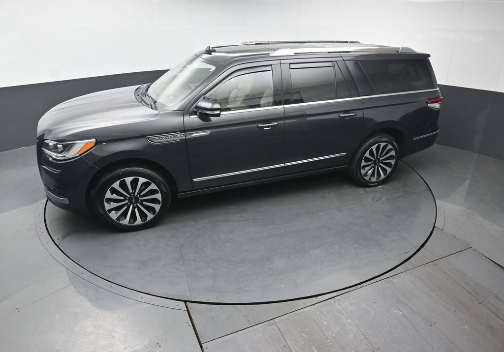 Used 2022 Lincoln Navigator L Reserve AWD/4WD image 38