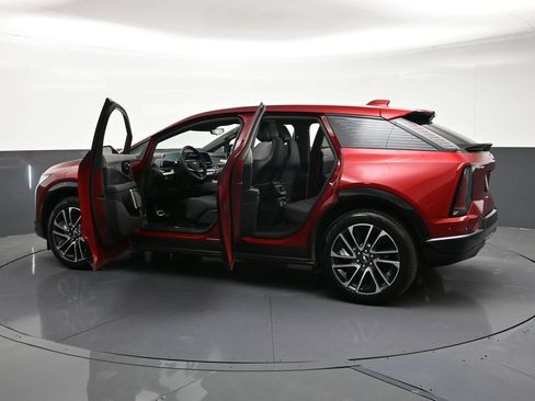 Certified 2025 Cadillac Optiq Sport 1 AWD/4WD image 35