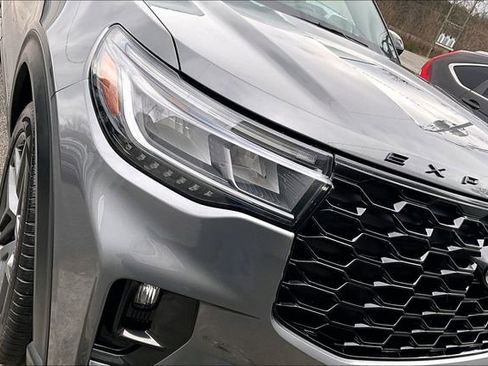 Used 2025 Ford Explorer ST-Line image 32