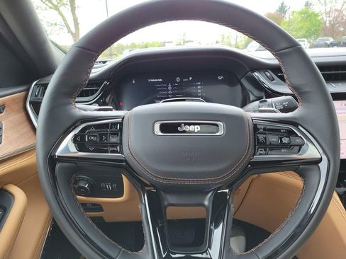 New 2026 Jeep Grand Cherokee Summit AWD/4WD image 17