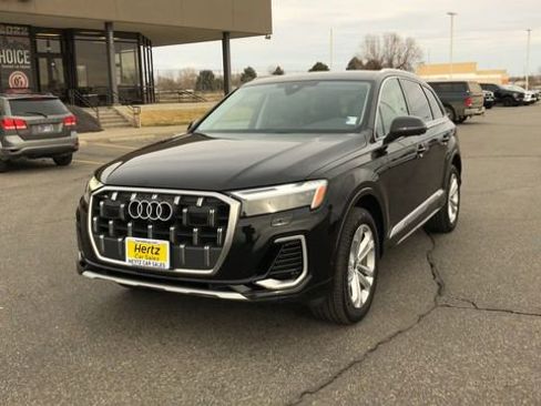 Used 2025 Audi Q7 3.0T Premium Plus image 3