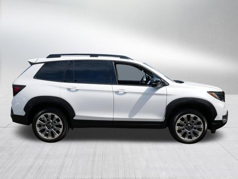 Certified 2025 Honda Passport Black Edition image 8