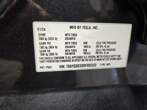 Used 2024 Tesla Model Y Long Range AWD/4WD image 29