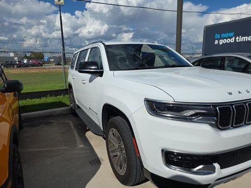 Used 2024 Jeep Wagoneer Series II w/ Flexible Seating Group image 6