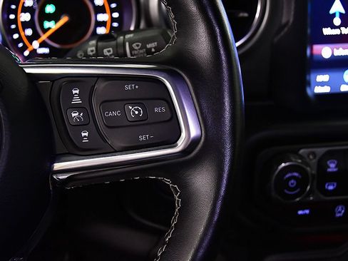 Used 2023 Jeep Wrangler Unlimited Sahara w/ LED Lighting Group AWD/4WD image 18