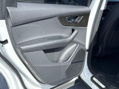 Used 2023 Audi Q7 3.0T Premium Plus image 13