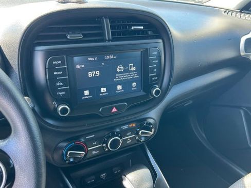 Used 2020 Kia Soul LX FWD image 17