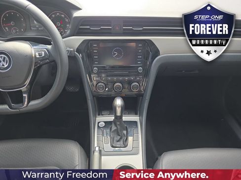 Used 2021 Volkswagen Passat 2.0T SE FWD image 16