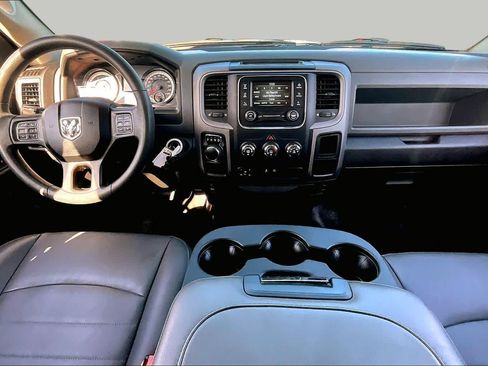 Used 2019 RAM 1500 Tradesman w/ Chrome Appearance Group RWD image 16