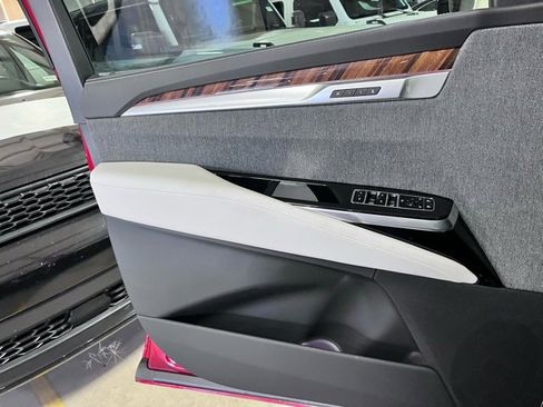 Used 2026 Cadillac Escalade Platinum Sport w/ LPO, ONYX Package image 24