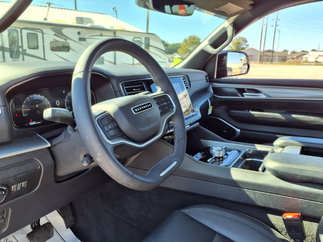 Used 2025 Jeep Wagoneer Series II w/ Convenience Group I AWD/4WD image 14