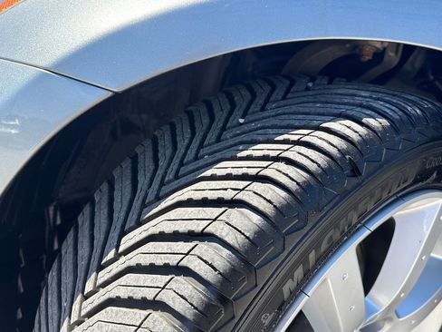 Used 2005 Nissan 350Z Touring RWD image 32