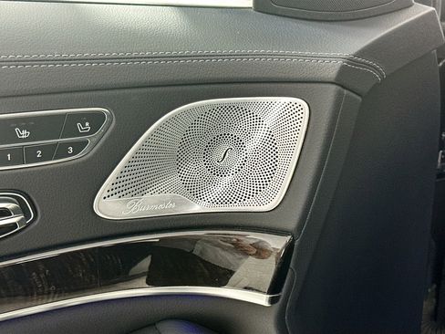 Used 2017 Mercedes-Benz S 550 Sedan image 18