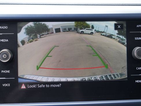 Certified 2024 Volkswagen Taos SE FWD image 15