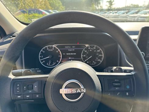 Used 2024 Nissan Rogue SV FWD image 7
