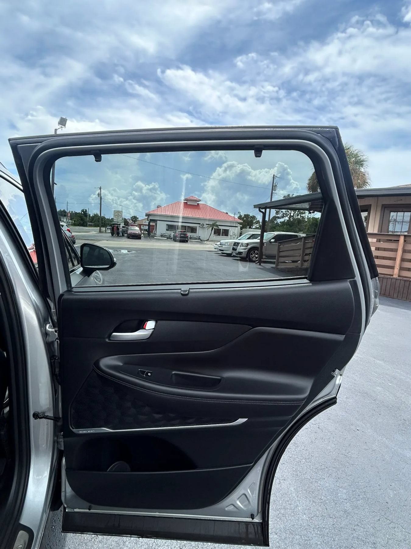 Used 2021 Hyundai Santa Fe SEL w/ Convenience + Premium Package FWD image 19