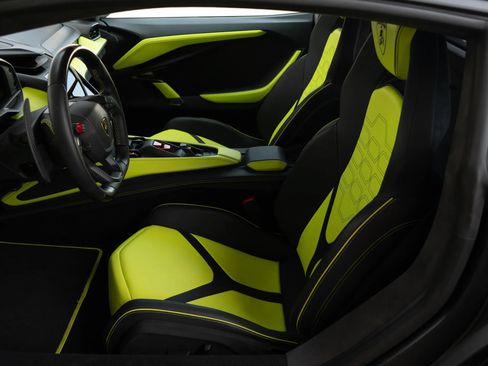 Used 2024 Lamborghini Revuelto AWD/4WD image 14