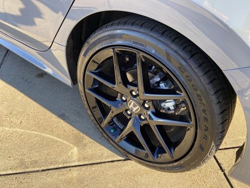 Used 2025 Honda Civic Sport image 29