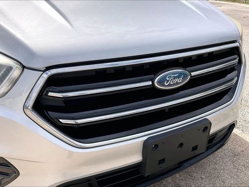 Used 2018 Ford Escape SE w/ SE Sport Appearance Package image 34