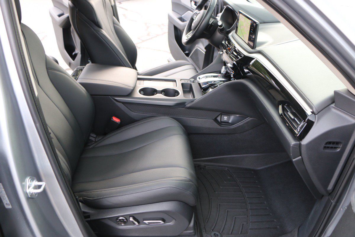Used 2025 Acura MDX SH-AWD image 31