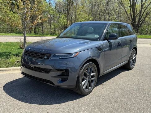 Used 2024 Land Rover Range Rover Sport SE image 1