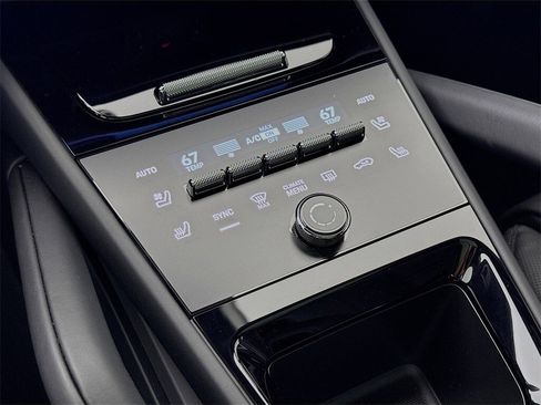 New 2026 Porsche Cayenne image 23