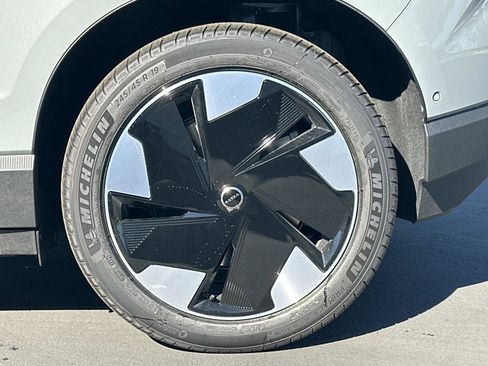 New 2025 Volvo EX30 Ultra w/ Protection Package Premier image 23