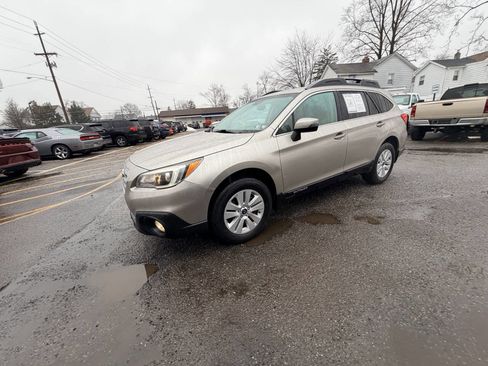Used 2015 Subaru Outback 2.5i Premium image 10